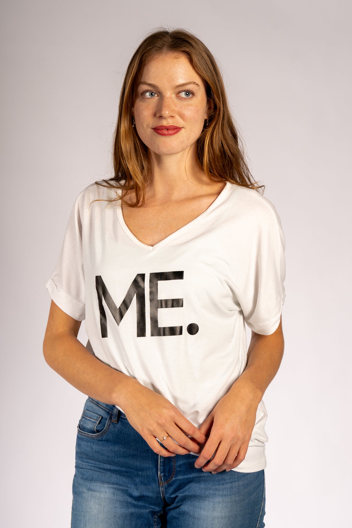 ME- V hals T-shirt